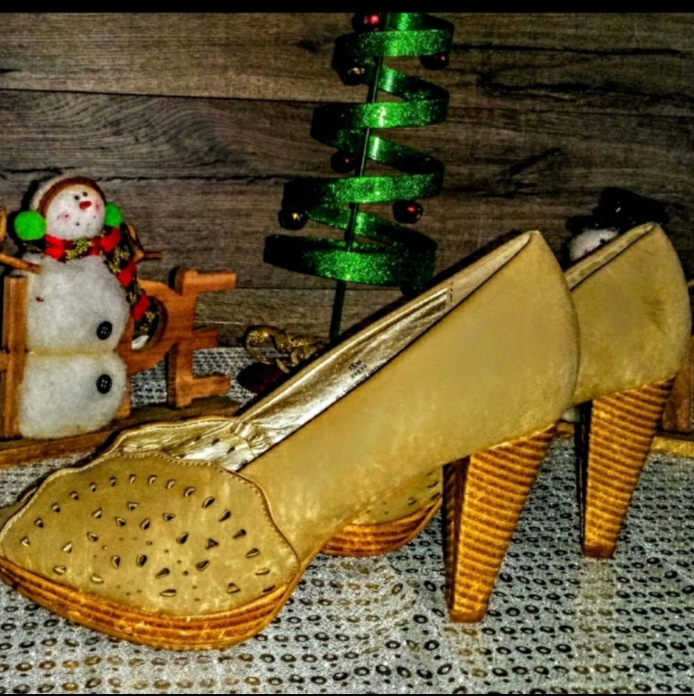 Maurices Heels Size 7.5 Open Toe Lazer Cut Out - Picture 2 of 11